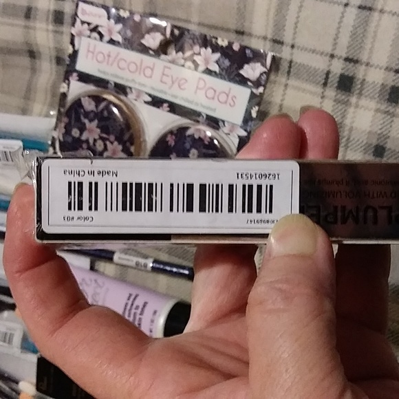 Makeup - Picture 3 of 9